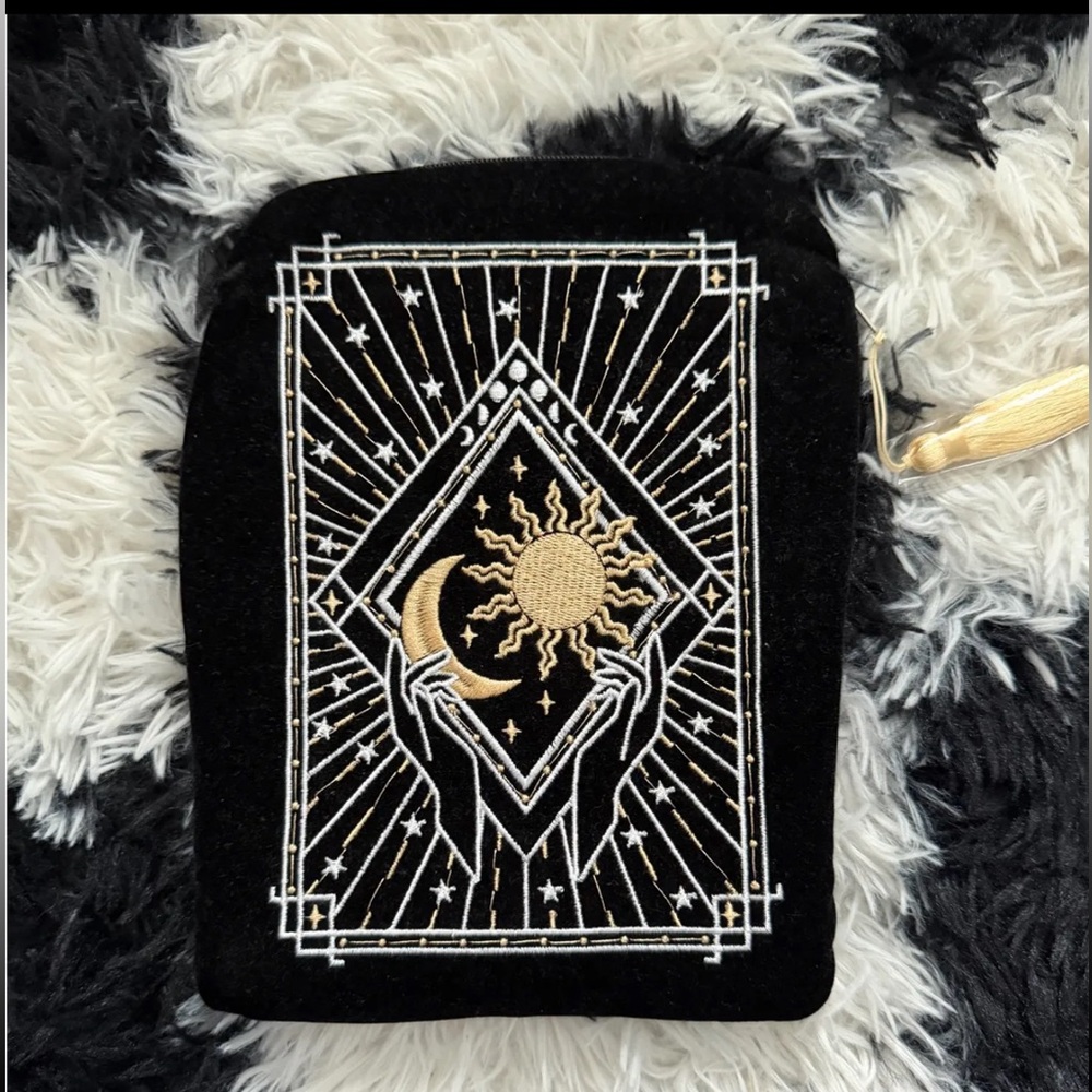 Black and Gold kindle Reader Sleeve